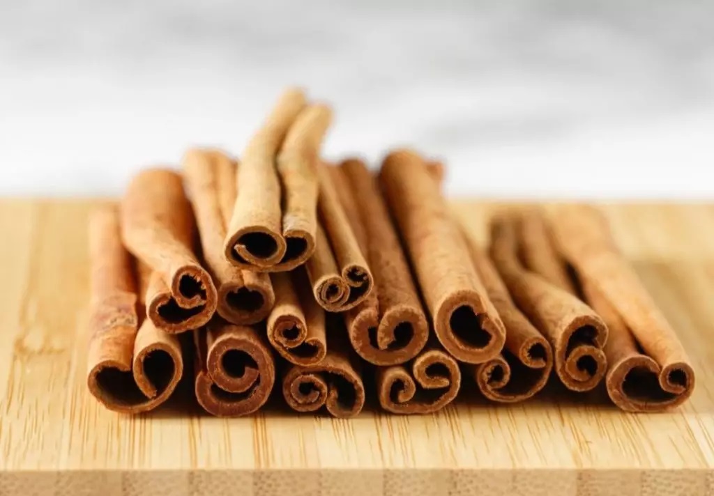 cinnamon antifungal